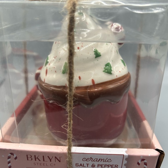 BKLYN Steel Co Hot Cocoa Cup Salt And Pepper Set Christmas Holiday Winter NEW - Picture 4 of 6